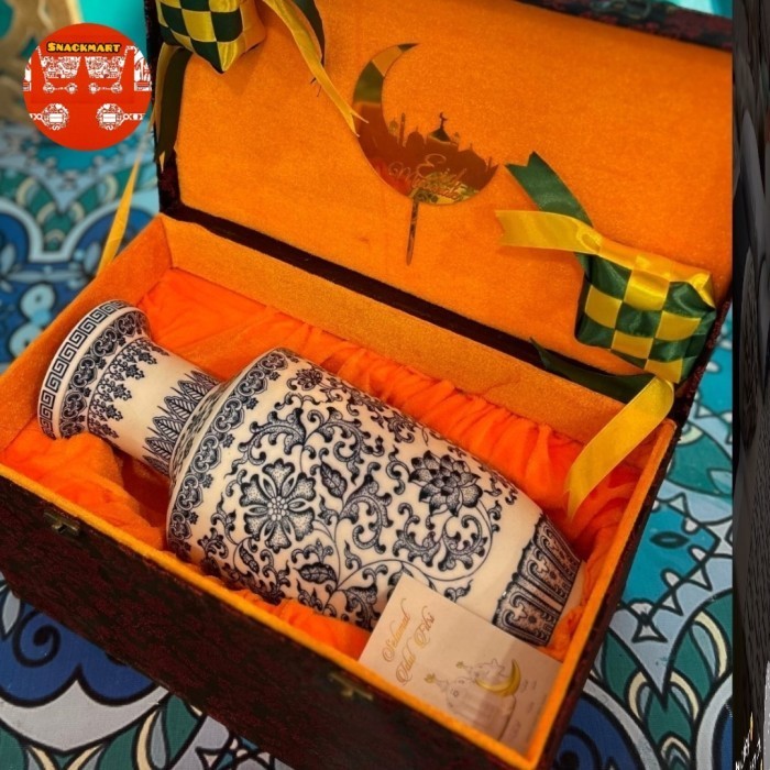 

Hampers Lebaran Premium Ramadhan Guci Premium Parcel Lebaran Guci 1