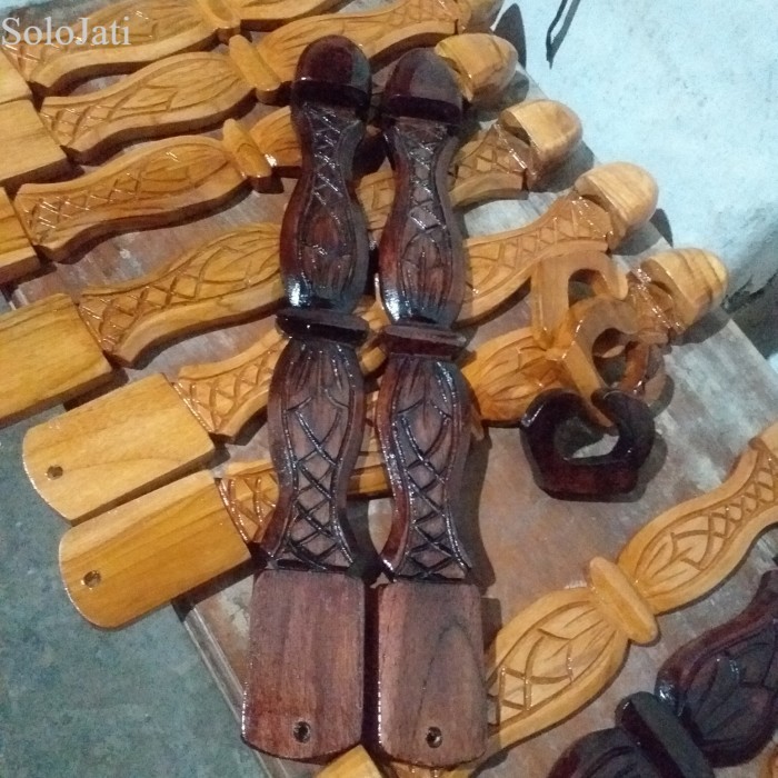 

blawong keris tempel kayu jati - Cokelat antik