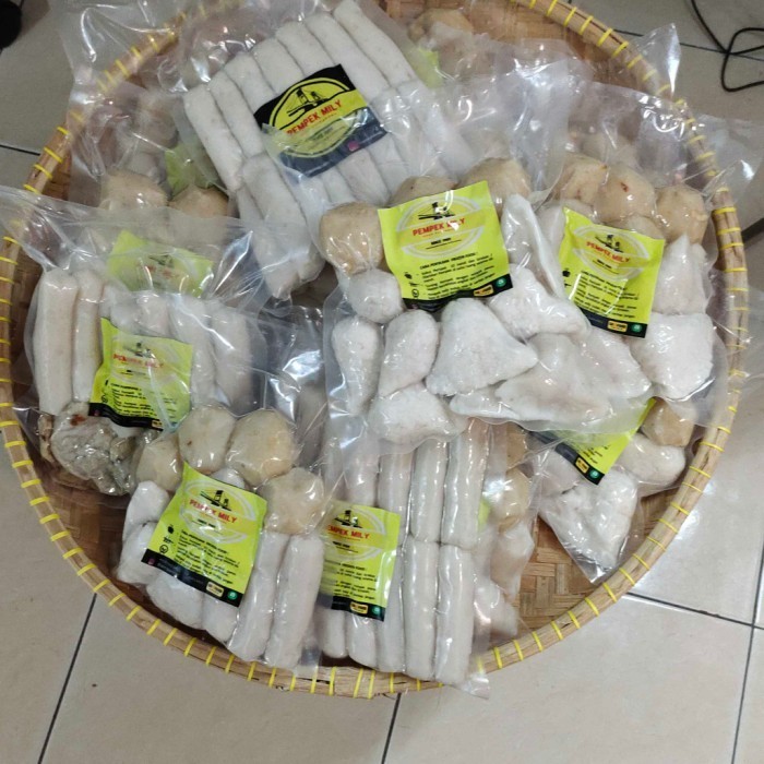 

PEMPEK PALEMBANG - PAKET PEMPEK KECIL CAMPUR