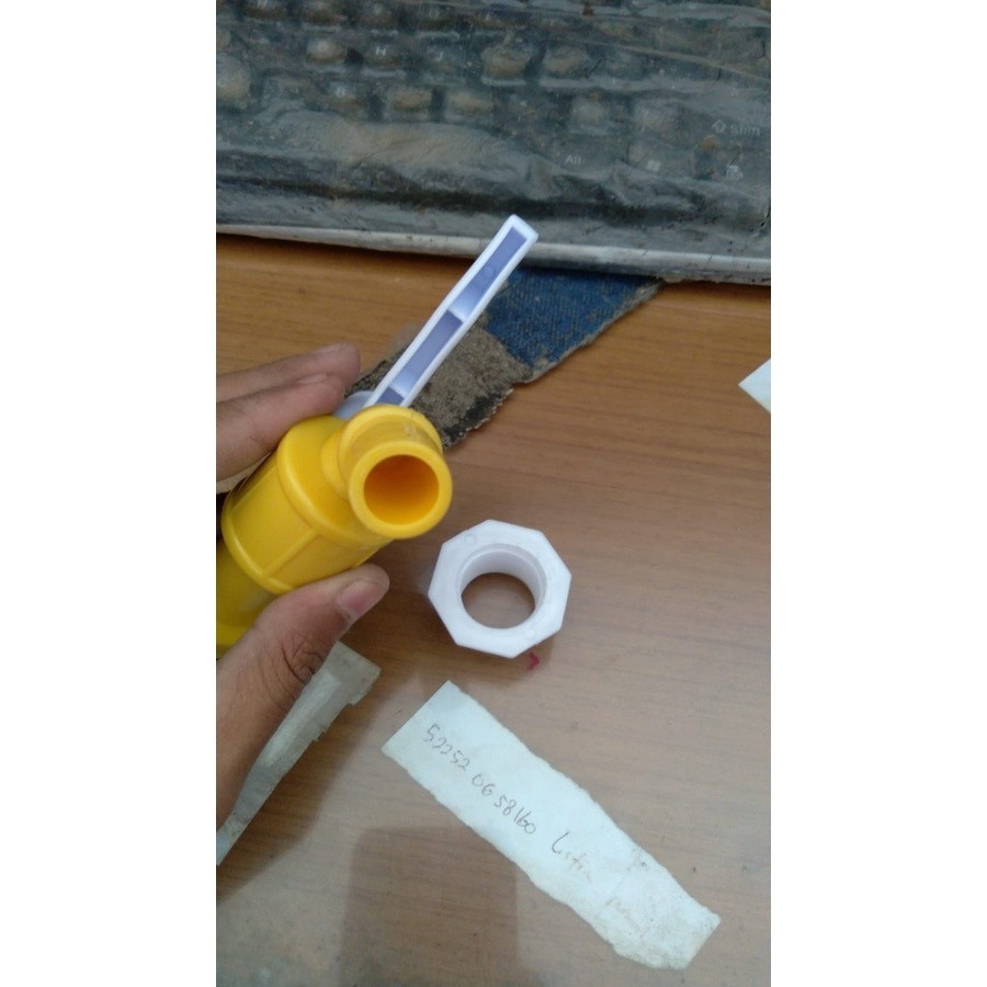 Kran Plastik / Keran Air Plastik ARS 1/2 3/4 PVC Kuning