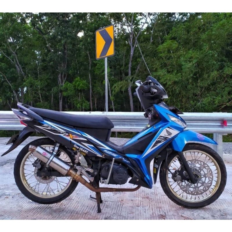 STRIPING STICKER SUPRA X 125 2014 FI STICKER SUPRA X FI 2014 BIRU HITAM SUPRA X 125 WAVE FI