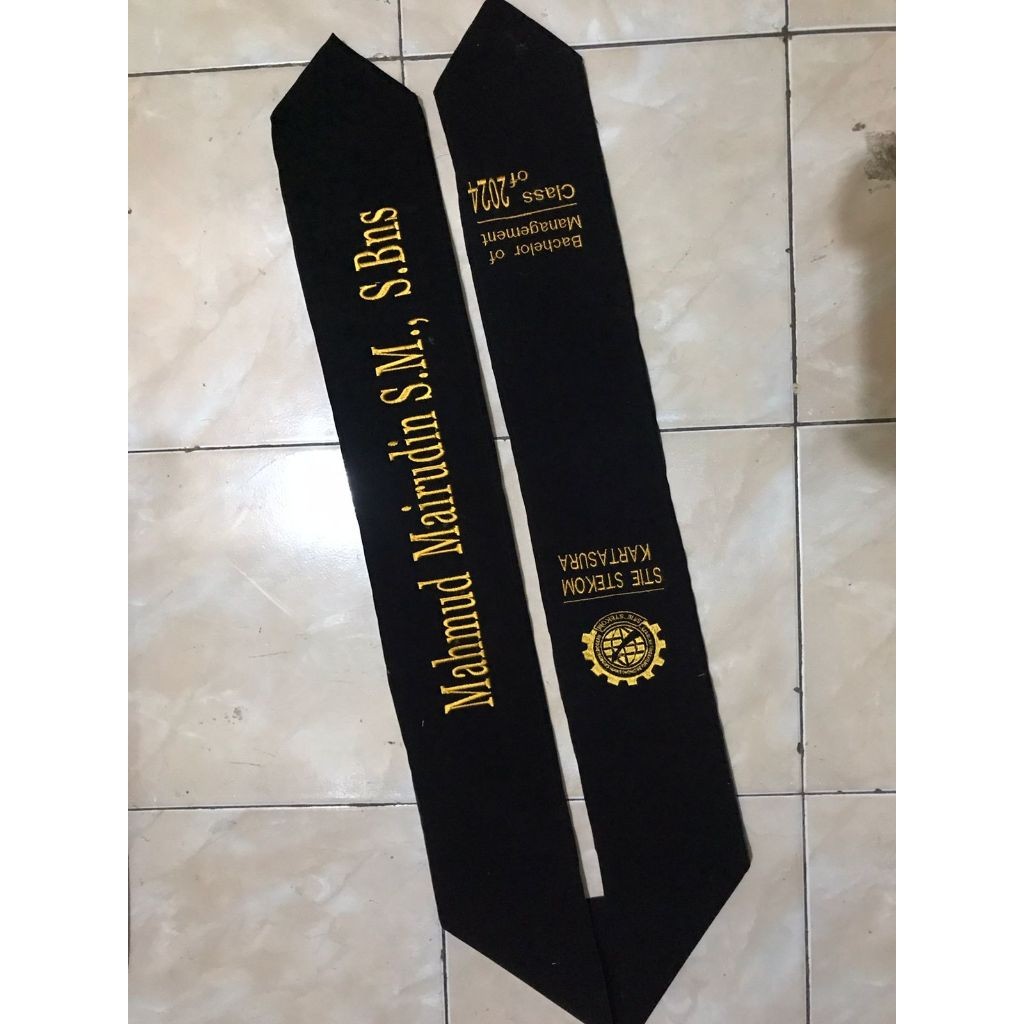 SELEMPANG WISUDA KALUNG BLUDRU LAPIS BLUDRU 1 HARI JADI Selempang Wisuda