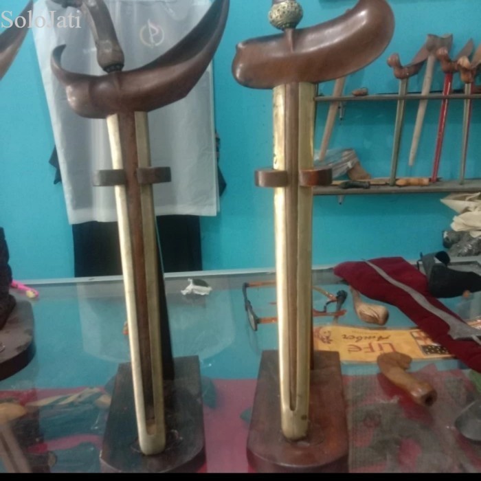 

Jagrak keris stand kayu jati antik