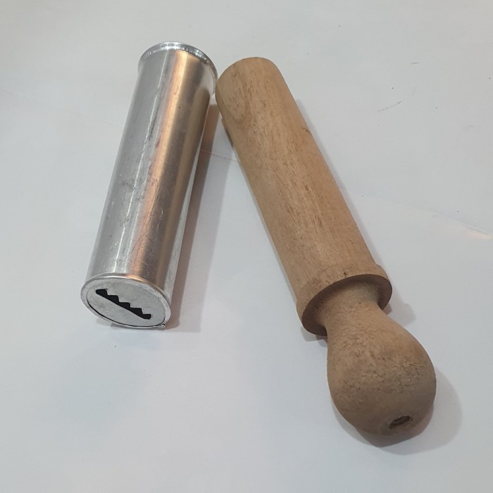 Cetakan kue semprit alumunium kecil