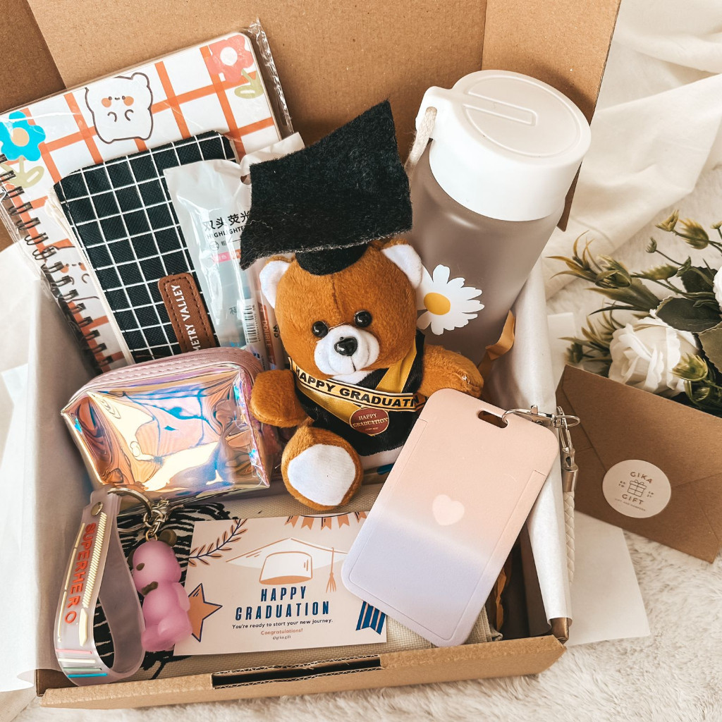 

Hampers Lebaran Idul Fitri Valentine Murah Unik Lucu Keren /HAMPERS NOTEBOOK / GIFT BOX NOTEBOOK / KADO WISUDA / HADIAH WISUDA / HAMPERS WISUDA / KADO ULANG TAHUN / HAMPERS ANNIVERSARY / HAMPERS LEBARAN / KADO LEBARAN / NATAL / CHRISTMAS DLLA