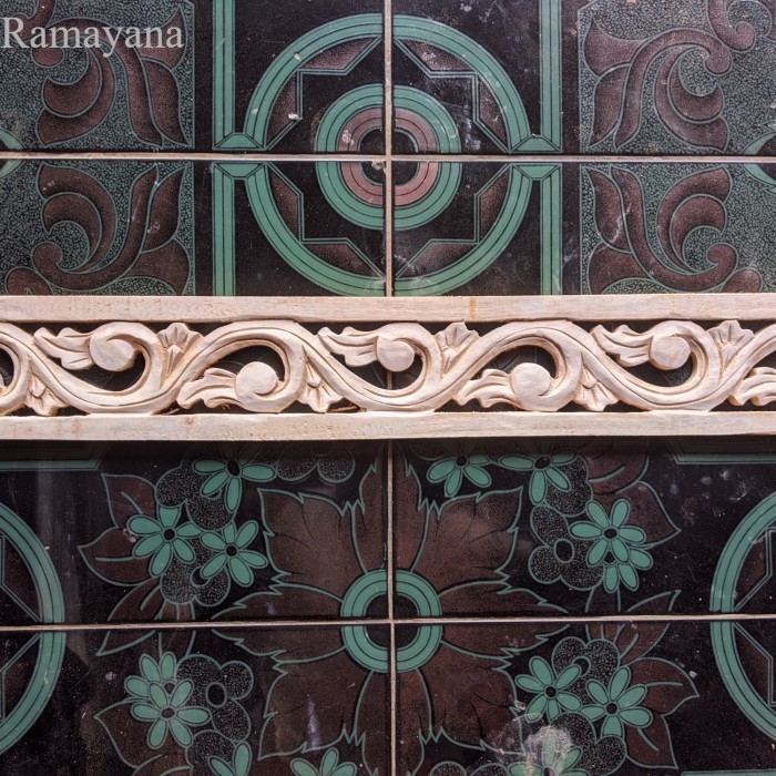 

Ornamen Ukir Kayu Lung Lis 60cm x 9cm - Ukir Kayu Tempel Lung Lis murah