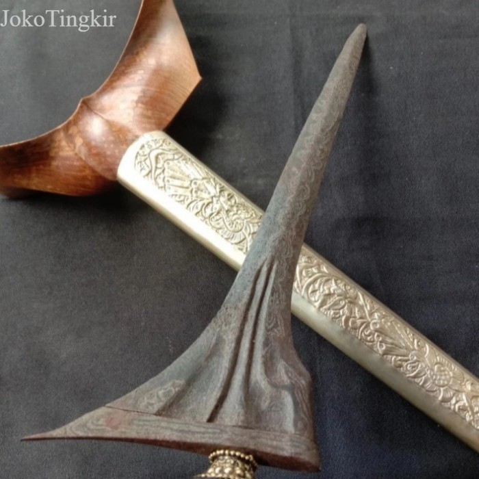 

Keris Jalak Sangu Tumpeng Pamor Uler Lulut Tangguh Mataram Sepuh antik