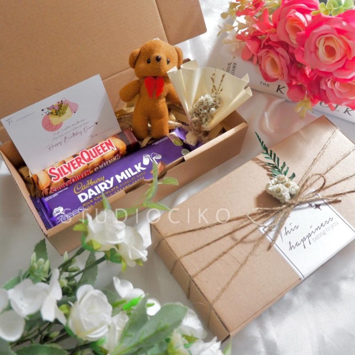 

Hampers Box Coklat Valentine Kado Ulang Tahun Hadiah Anniversary Pacar - Gaci 10