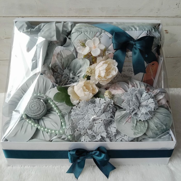 Paket Seserahan Pernikahan Mukena  - Silk Polos