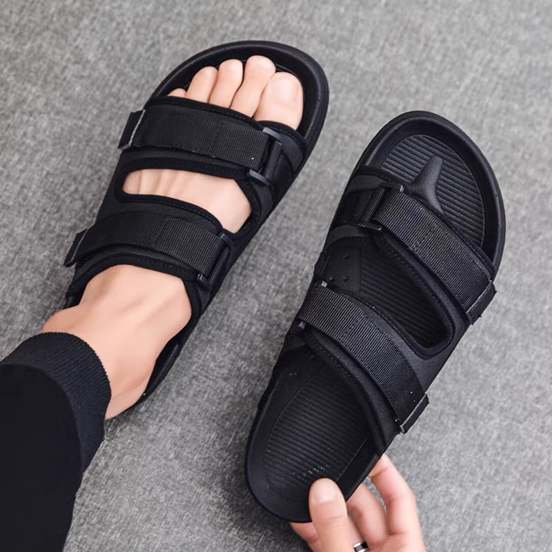 Sandal Slop Pria Kekinian Sendal Gunung Traveling  Terbaru Mose 2024 Style Korea Sandal cowok hitam