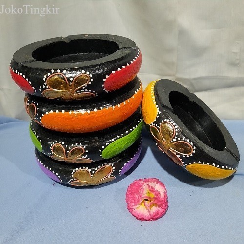 

Asbak Tempat Abu Rokok Bahan Kayu Jati Motif Ukir murah