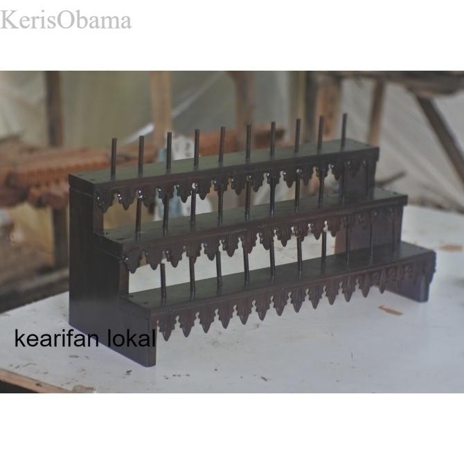 

jagrak rak handle keris kayu jati ukir jepara garap alus kontruksi kua termurah