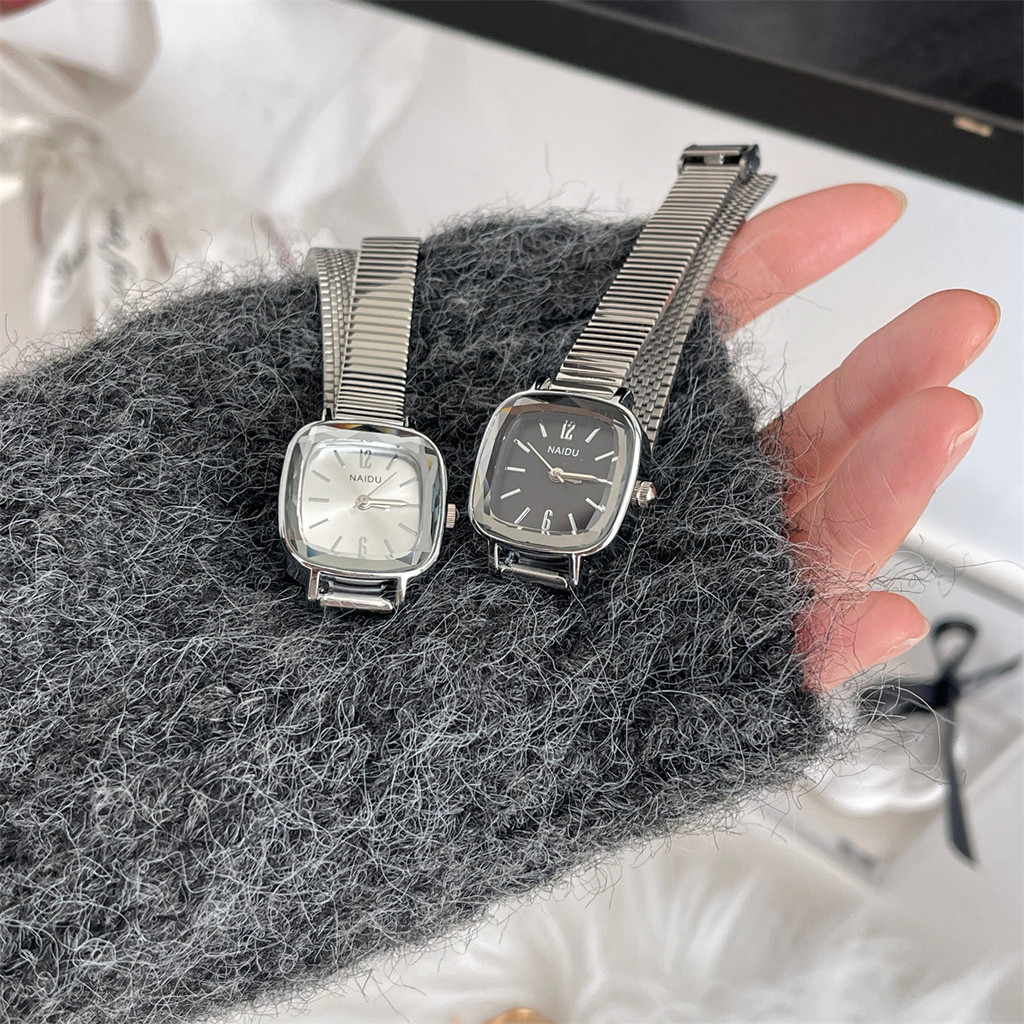 Jam Tangan Wanita Kotak Kecil Modern Minimalis