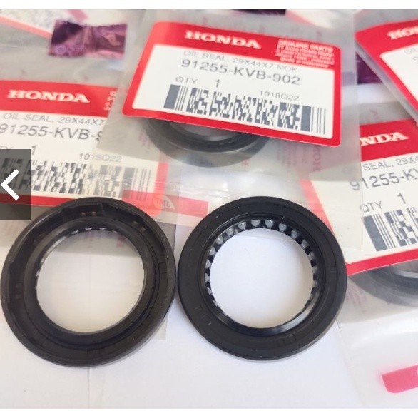 SEAL SIL RODA BELAKANG VARIO BEAT 29X44X7 KVB