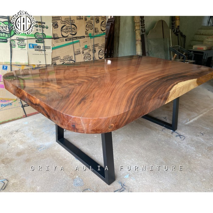 Meja makan trambesi oval finishing resin kaki stainles hitam