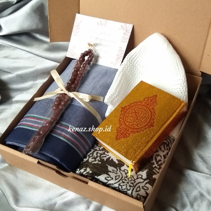 

[Terlaris] Hampers untuk Cowok Hadiah Paket Ibadah Kado Wisuda Hadiah Ulang Tahun - standard