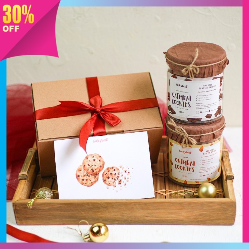 

Hadiah Anniversary Valentine Lebaran Idul Fitri Kekinian / Hampers / Gift Box / Kado - Oatmeal Cookies 2 Jar + FREE Greeting Card + Pita + Bubble Wrap | LUCKYBITE