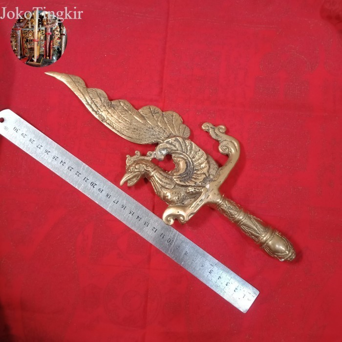 

Keris Pusaka Jatayu Merak Kuningan antik