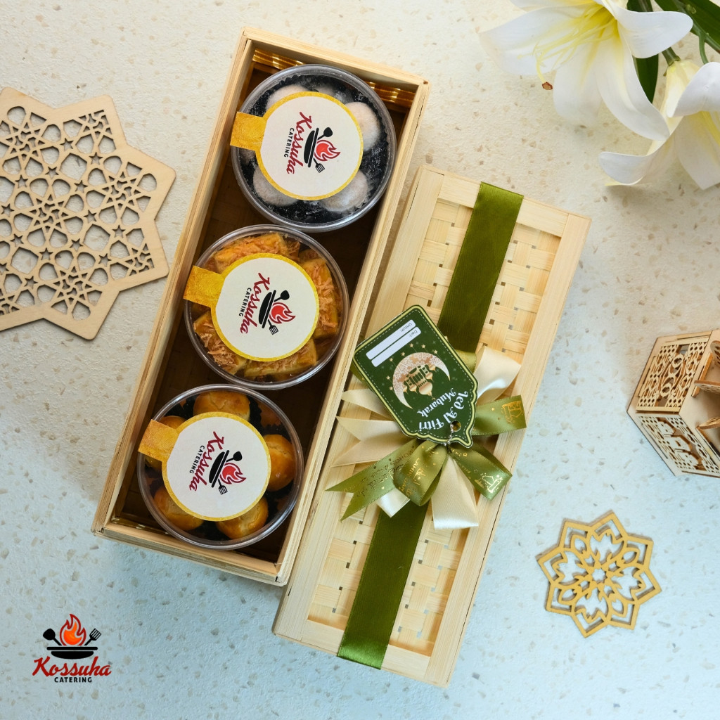 

Hampers Kue Lebaran Nastar Classic kastengel Edam Brownies Cookies Putri Salju Keju Butter Crunchy