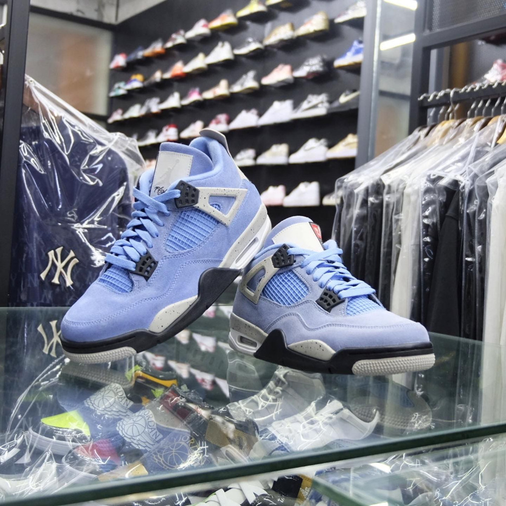 promo diskon 70% Air Jordan 4 Retro University Blue
