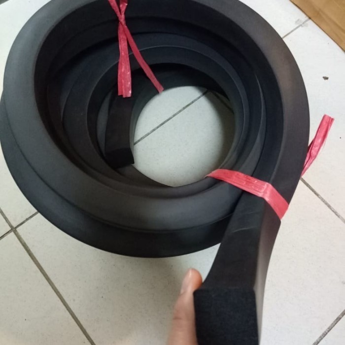 

sponge karet 30 x 30 mm / spon karet kotak