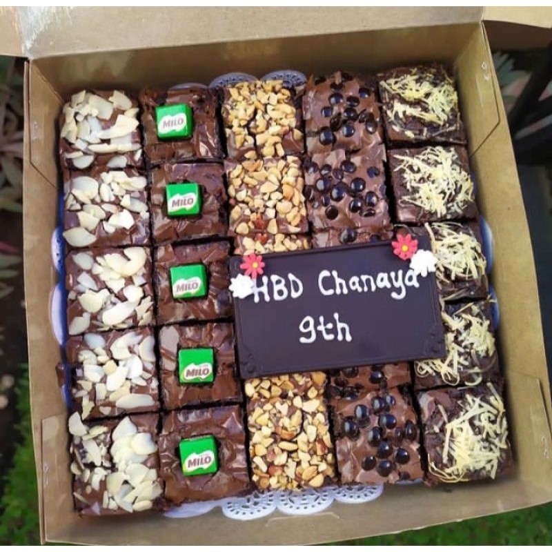 

Brownies Sekat Coklat topping/ IEd Mubarak
