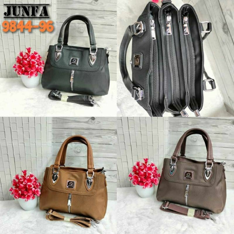 Tas Wanita Tas Selempang Junfa 9844-96 Bahan Kanvas 3 ruang. Tas Junfa Kanvas BEST SELLER TERBARU BI