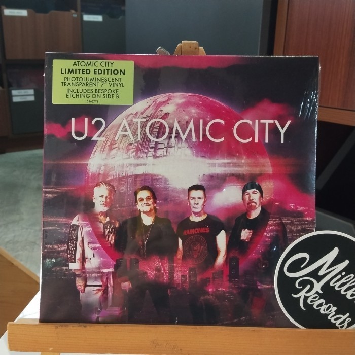 U2 - Atomic City / 7" Photoluminescent (VINYL/PIRINGAN HITAM)