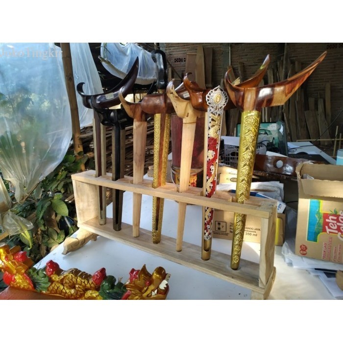 

Jagrak keris minimalis garapan alus bahan full jati Isi 5 murah