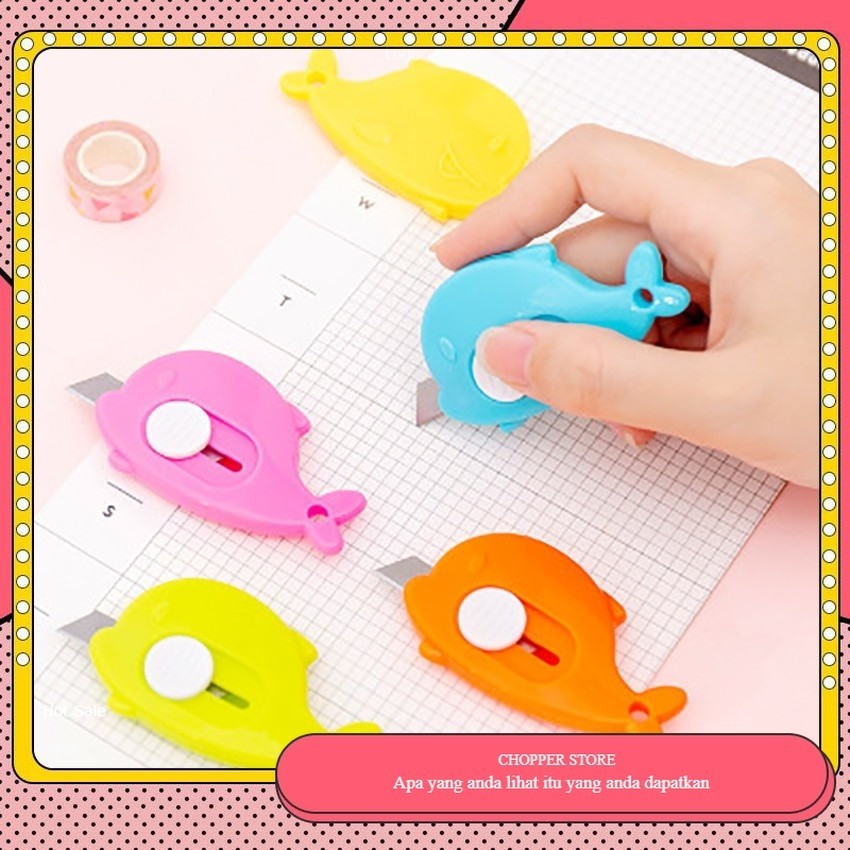 

COD Pisau Cutter Mini Lucu Warna Warni Bentuk Awan & Dolphin / Silet Gagang Perlengkapan ATK Foldable Knife Pembuka Paket / Kater Plastik Alat Pemotong Kertas Super Tajam
