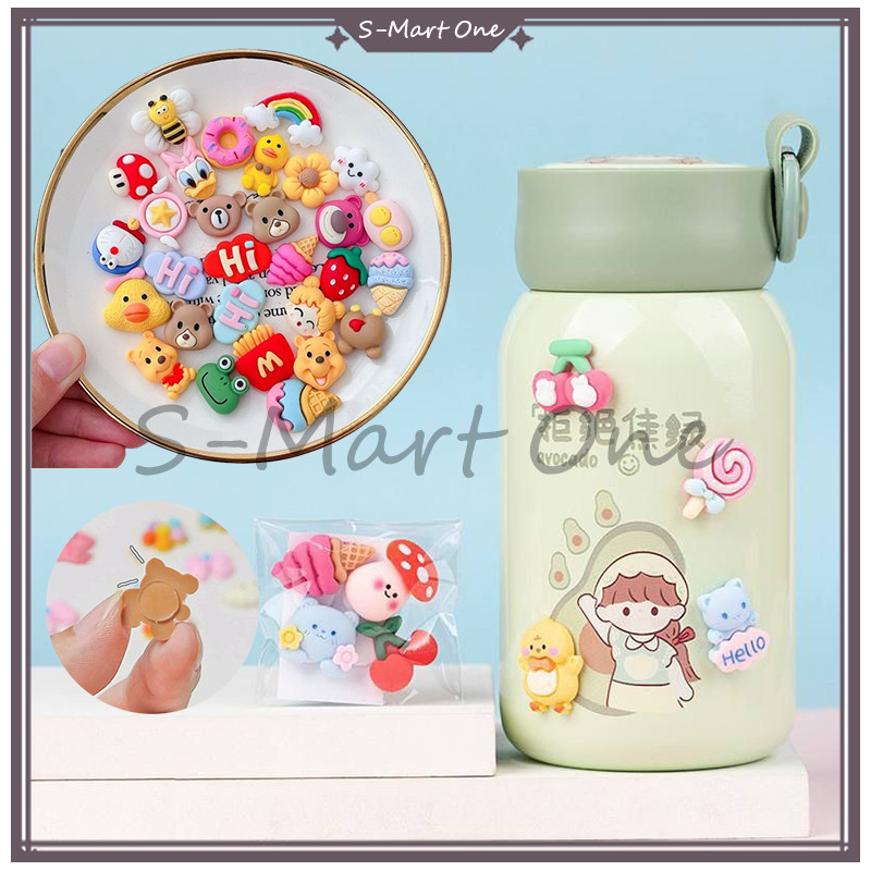 

4 buah/tas 3D Stiker Kartun Lucu /Aksesoris Resin Clay 3D Buat Dekor DIY /sticker 3d tempel stiker tumbler aesthetic /Sticker 3D Timbul Animasi Karakter
