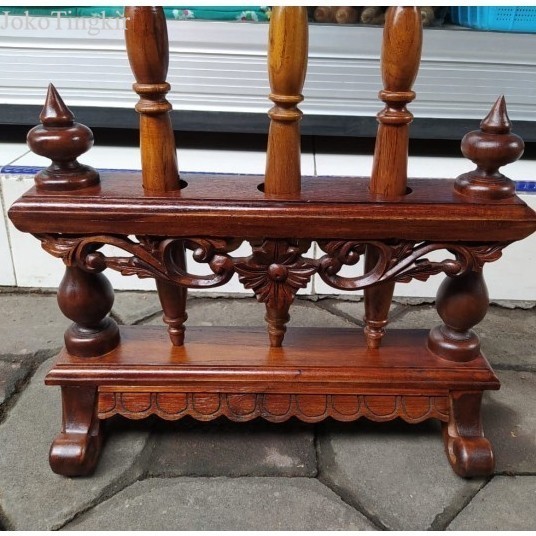

Jagrak Tombak / Keris Isi 3 Bahan Kayu Jati Ukir Finishing Plituran murah