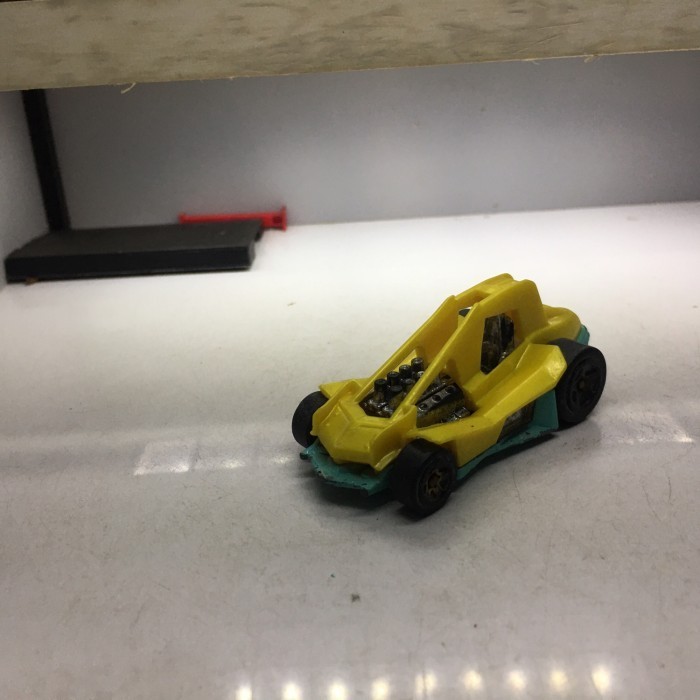 Hotwheels dirty outlaw diecast loose junk 12B -OS25