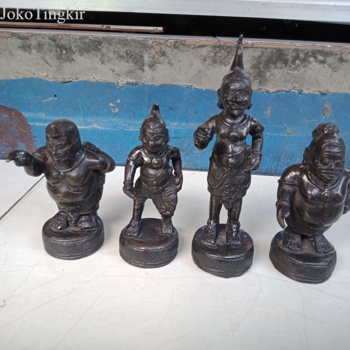 

Patung Punokawan Hitam Perunggu antik