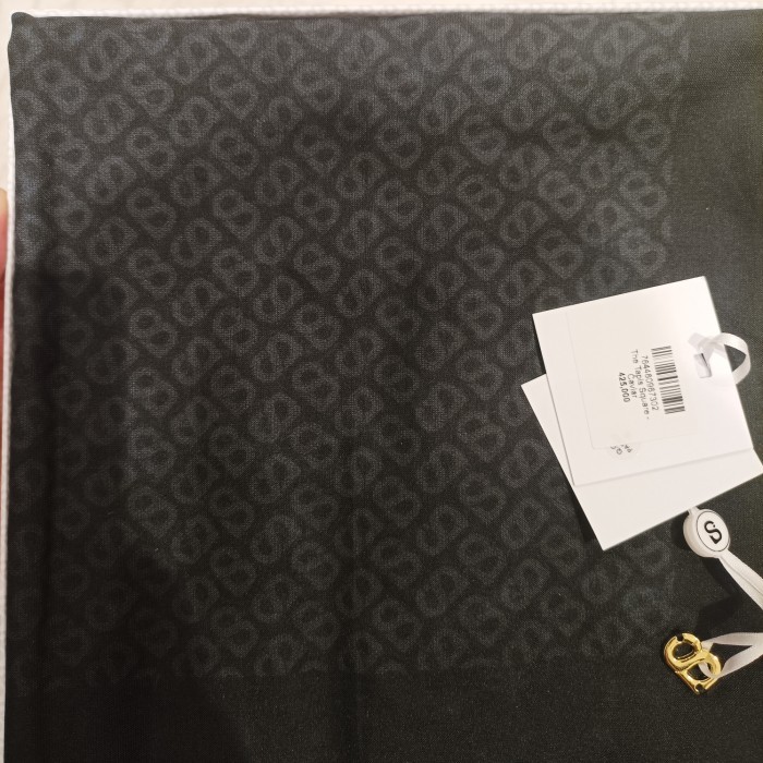 Buttonscarves Tapis square - Caviar (Black) ORIGINAL STORE