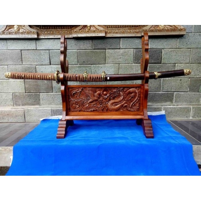 Stand Dudukan Pajangan Katana Kake Ukir Burung Cederawasis Dan Naga