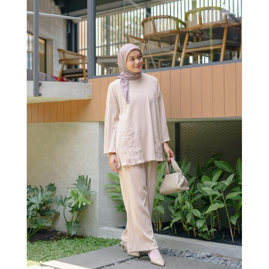 Lars Pants | Zysku Xena | Celana Kulot Longgar Daily Knit Crinkle - Sage, ML