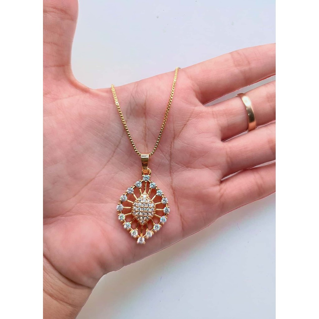 Liontin besar lapis emas oval daun mata putih untuk wanita