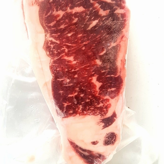 

Beef Wagyu Sirloin Mb 5+ 100gram -130gram