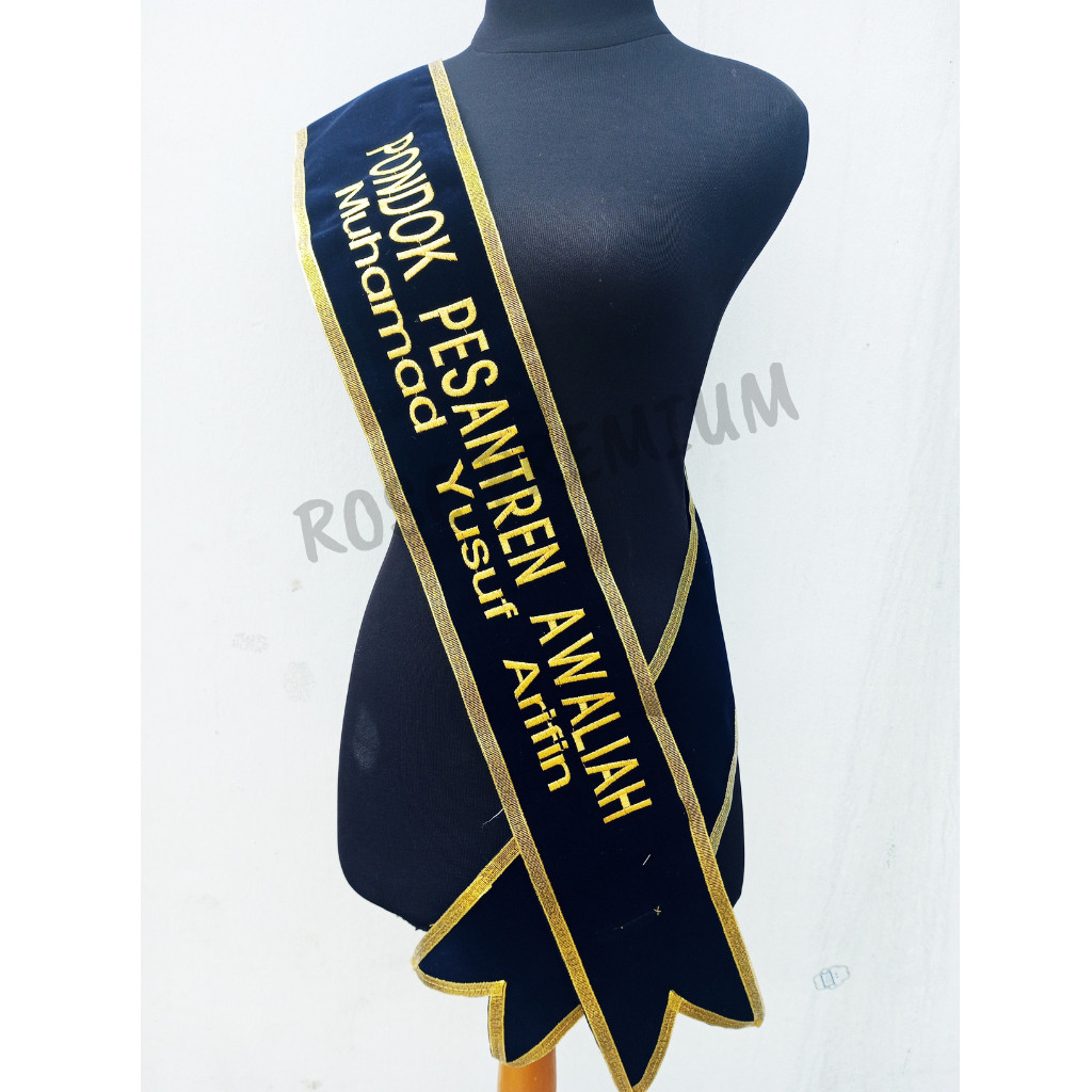 [2 BARIS] Selempang Selmpang Wisuda 2 Baris Logo Leher Custom Bordir Murah Selempang Wisuda