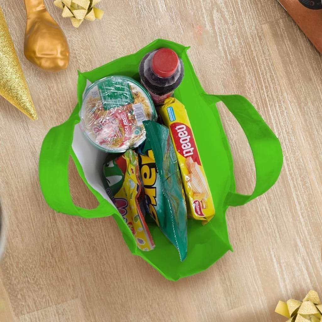 

1 Pcs Tas kain Spunbond Motif Lebaran Idul Fitri Goodie Bag Ukuran 20x26x8 cm Muat 6 kilogram Sembako , Hantaran , Wadah Sayuran , Bingkisan THR , Parcel , Toples kue , Sirup , Kaleng Biskuit , Mika Bento , Thinwall , Astor , Snack , Totebag Kantong Kain