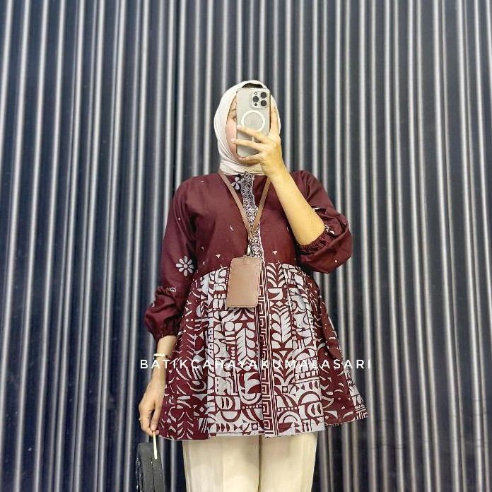 DE43W Blouse Batik Wanita Lengan Balon Motif MAHESWARI Burgundy - Atasan Kerja Wanita Warna Burgundy