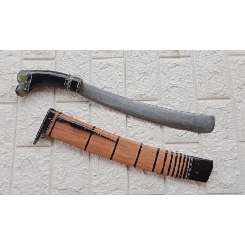 Bedong khas galonggong / pisau tanduk