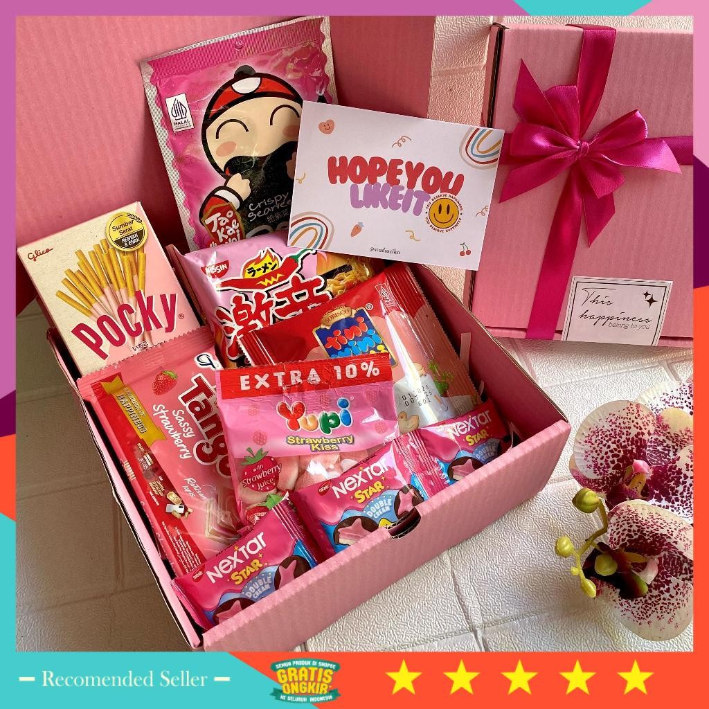 

Hampers Wedding Anniversary Wisuda Keren Unik / Hampers Snack Ulang Tahun Gift Box Wisuda Kado Sempro Hadiah Lebaran