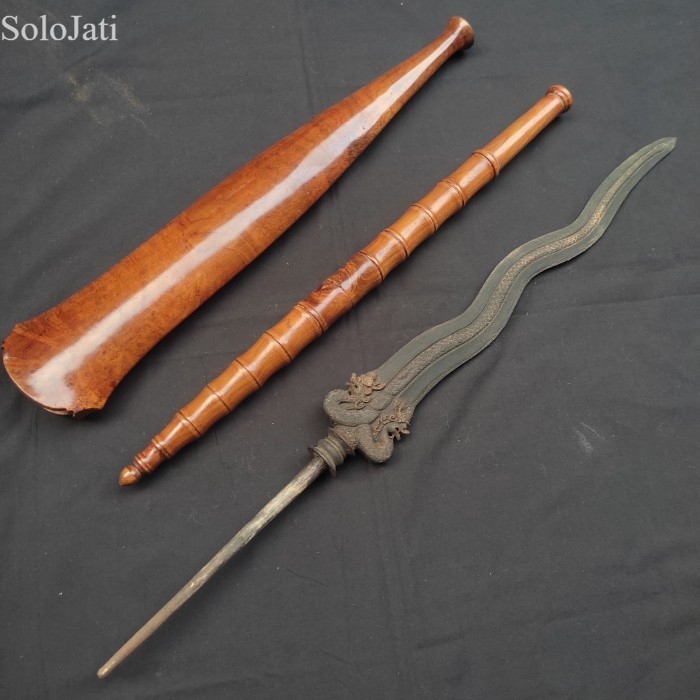 

Tombak Naga Kembar Pamor Keleng Luk 5 Putran PB X Istimewa Spesial murah