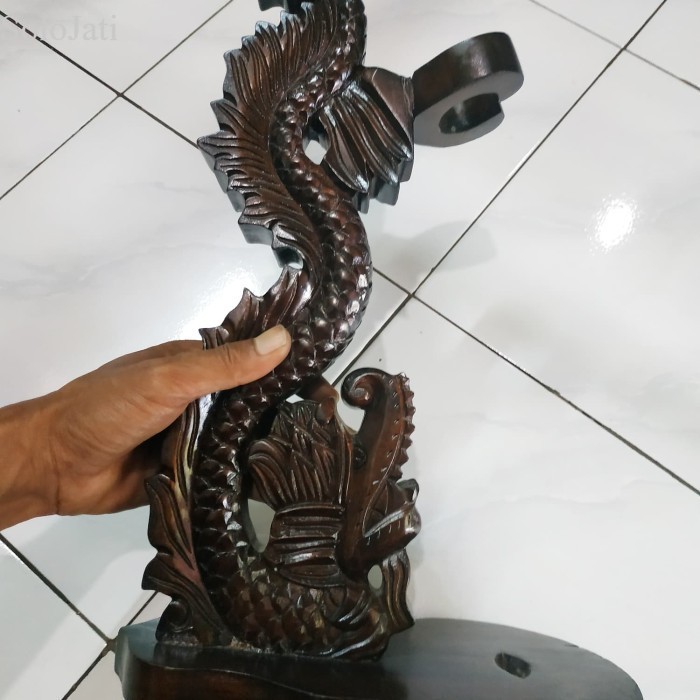 

Jagrak Stand Keris Bahan Kayu Ukir Ukiran Naga Antik Unik antik