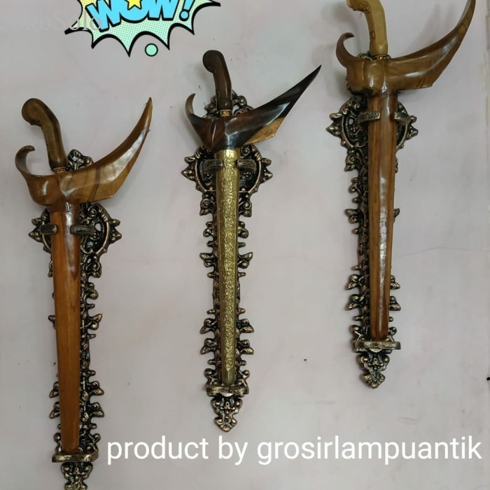 

blawong tempat keris tempel dinding isi 1 ukir antik murah