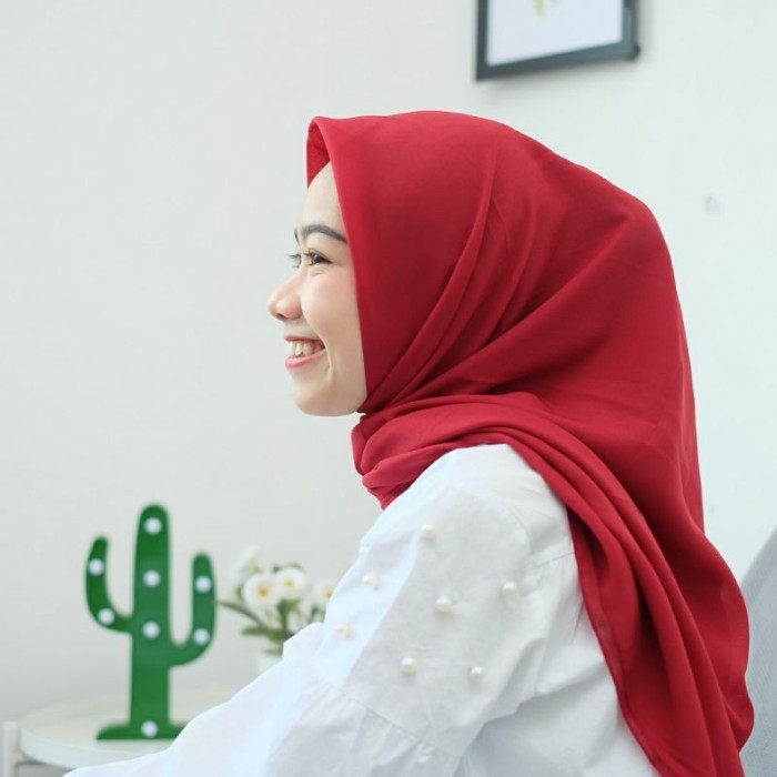 Hijab Pollycoton Hijab Square ( Dark Maroon, Maroon Sedang, Merah Cabe Muda, Merah Cabe Tua ) - Dark