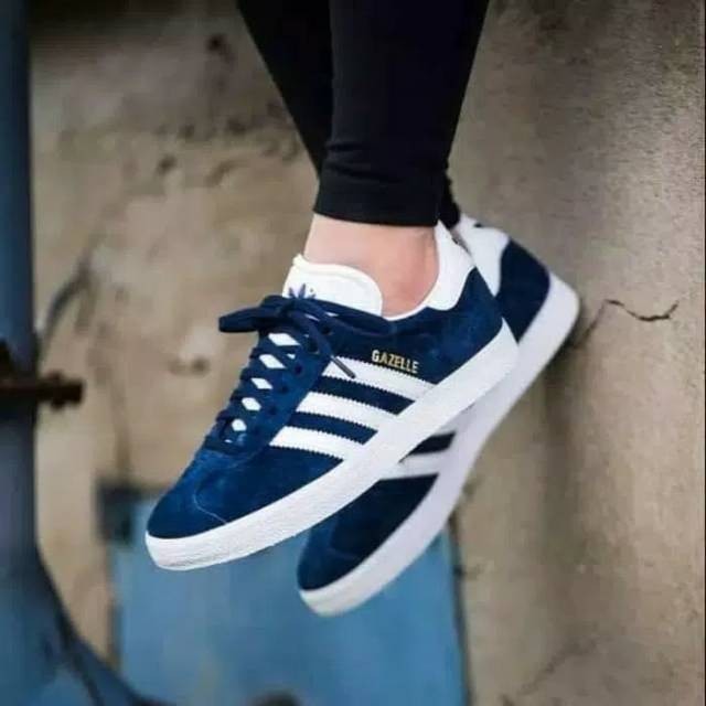SEPATU PRIA DAN WANITA ADIDAS GAZELLE NEVI LIST PUTIH SNEAKERS ORIGINAL