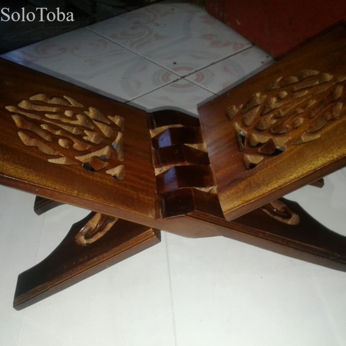 

Rekal kayu tatakan Al Quran motif ukir kaligrafi ukuran Sedang murah